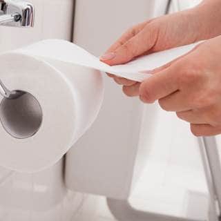 التنظيف بعد عملية الاخراج والتبول التنظيف بعد عملية الاخراج والتبول