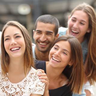 تكوين صداقات جيد لعقلك تكوين صداقات جيد لعقلك