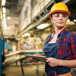 عمال المصانع عمال المصانع