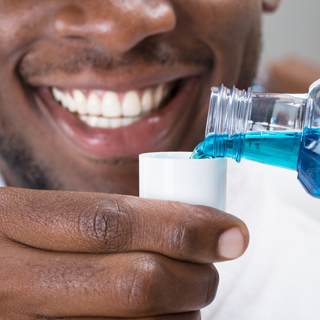 استخدام غسول الفم المفرط