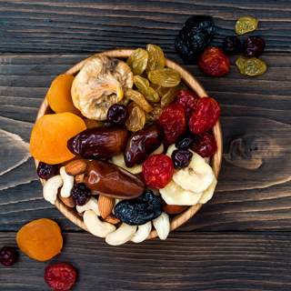 الفاكهة المجففة