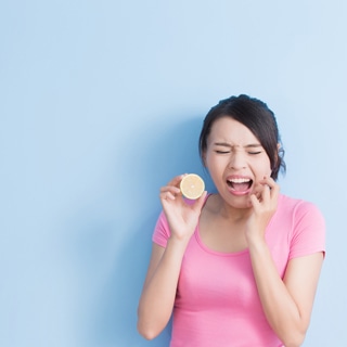 تجنب الإفراط في تناول الأطعمة الحمضية تجنب الإفراط في تناول الأطعمة الحمضية