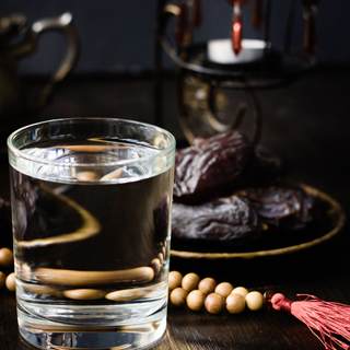 الإكثار من شرب السوائل الإكثار من شرب السوائل