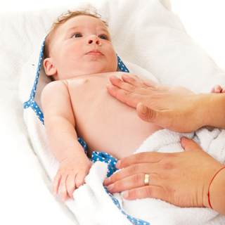 تدليك الطفل تدليك الطفل