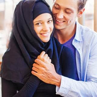 تبادل القبل والعناق تبادل القبل والعناق