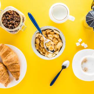 القليل من الأطعمة التي تحتوي على كربوهيدرات القليل من الأطعمة التي تحتوي على كربوهيدرات