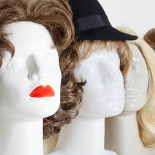 التعامل مع تساقط الشعر التعامل مع تساقط الشعر