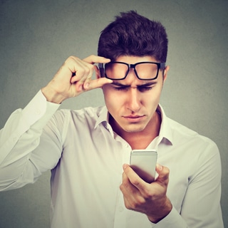 مشاكل في العينين مشاكل في العينين