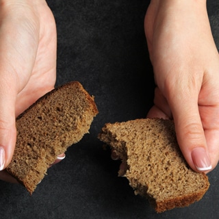 لا تأكل الخبز أولاً لا تأكل الخبز أولاً