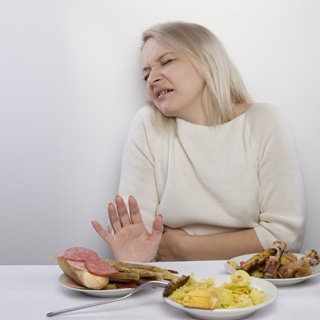 اطعمة تضر جهازك الهضمي اطعمة تضر جهازك الهضمي