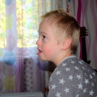 يمكن للأشخاص المصابين بمتلازمة داون أن يعانوا من مشاكل طبية أخرى يمكن للأشخاص المصابين بمتلازمة داون أن يعانوا من مشاكل طبية أخرى