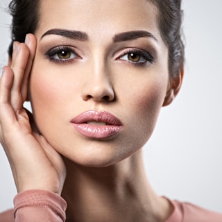 كيف تحافظ على بشرة صحية وشابة؟ كيف تحافظ على بشرة صحية وشابة؟