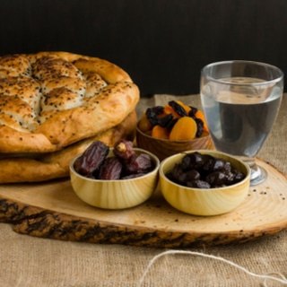 المواظبة على تناول السحور المواظبة على تناول السحور