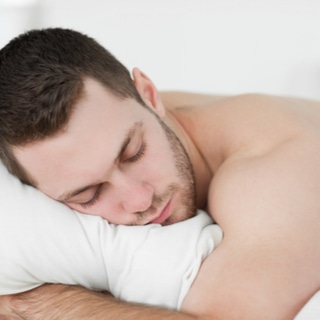 وضعية النوم على بطنك وضعية النوم على بطنك