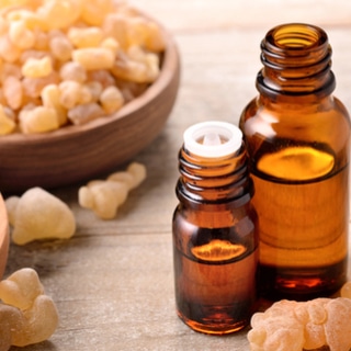 فوائد زيت اللبان