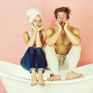 فوائد استحمام الزوجين معًا فوائد استحمام الزوجين معًا