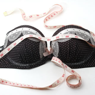 ارتداء حجم صغير جدا ارتداء حجم صغير جدا