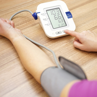 يقلل من ارتفاع ضغط الدم يقلل من ارتفاع ضغط الدم