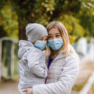 ارتداء الكمامة للأطفال ارتداء الكمامة للأطفال