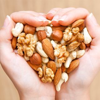 نصائح حول تناول المكسرات نصائح حول تناول المكسرات