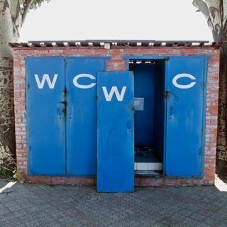 تجنبوا المراحيض العامة تجنبوا المراحيض العامة