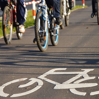 ممارسة التمارين الرياضية ممارسة التمارين الرياضية