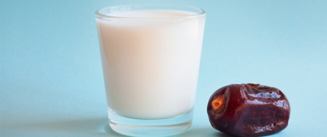 tbl_articles_article_22330_932a53fa7f-24a8-44b2-b61f-6908e2407f17 رجيم التمر والحليب: هل هو صحي؟