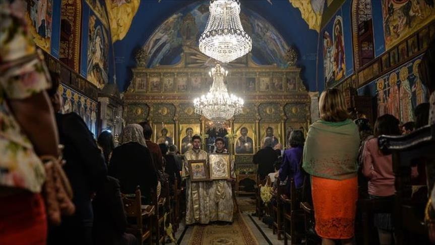 "جفنا" الفلسطينية.. "كورونا" يُخرج "أحد الشعانين" من الكنيسة