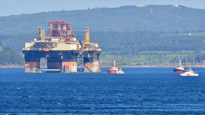 منصة عملاقة للتنقيب عن النفط تدخل مضيق "جناق قلعة" التركي