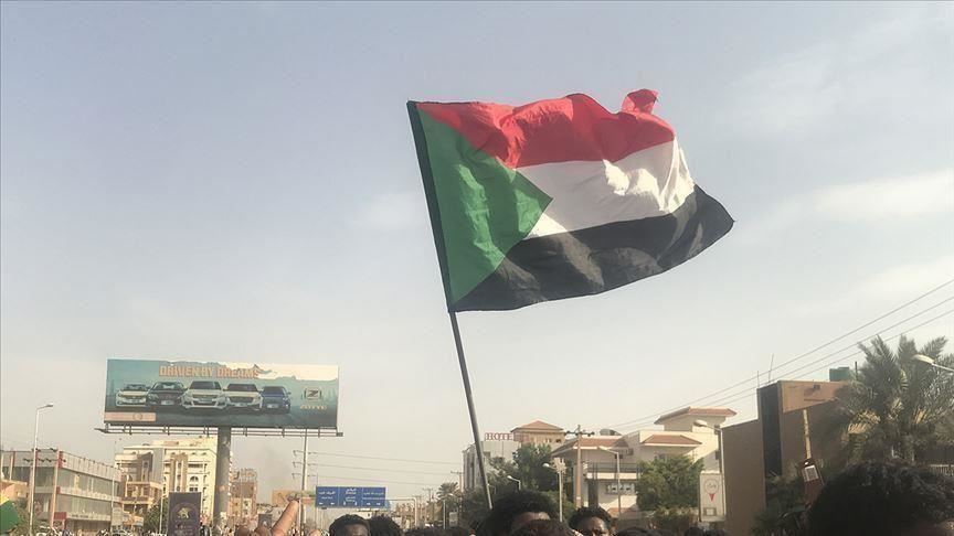 السودان.. "المهنيين" والحركة الشعبية مع تعيين الولاة المدنيين