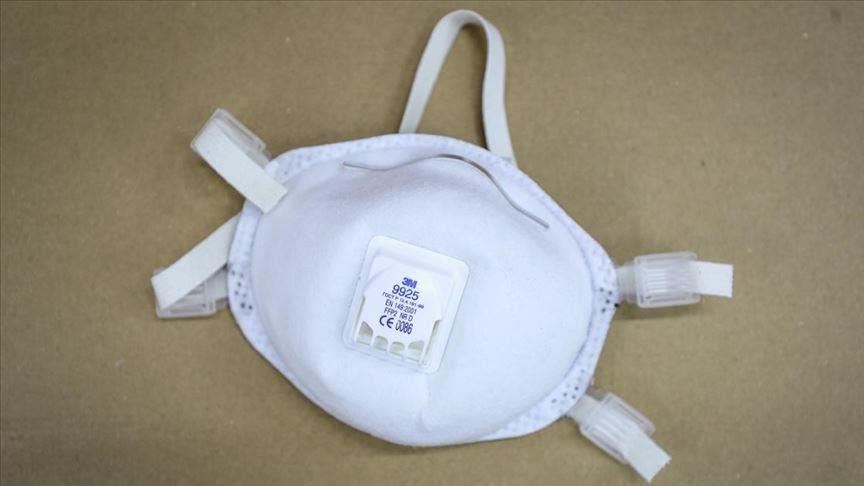 الجزائر تعتزم تشغيل سجناء في صناعة 200 ألف قناع طبي