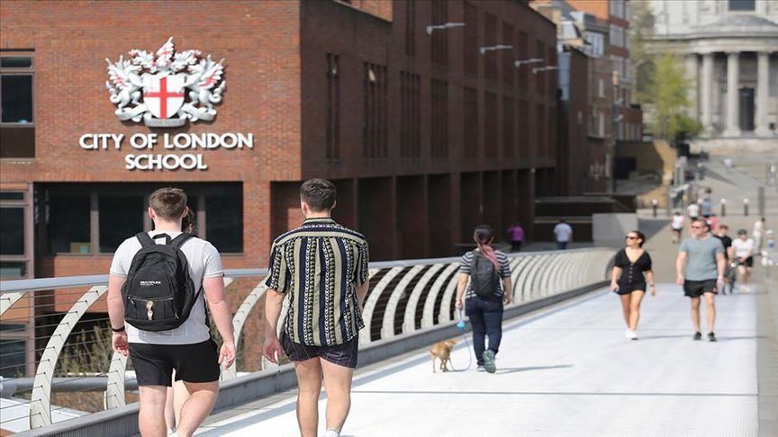 بريطانيا.. 778 وفاة بكورونا ترفع الحصيلة إلى 12 ألفا و107