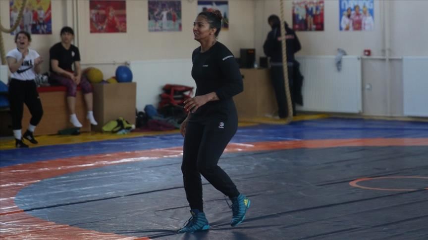 المصارعة الهندية "غيتا فوغات" تواجه إنتقادات شديدة