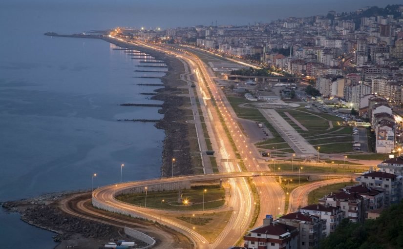 trabzon-merkez-gece-825x510-2 السياحة في تركيا طرابزون