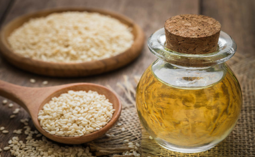 untitled-design-4-5-825x510-2 فوائد زيت السمسم للوجه