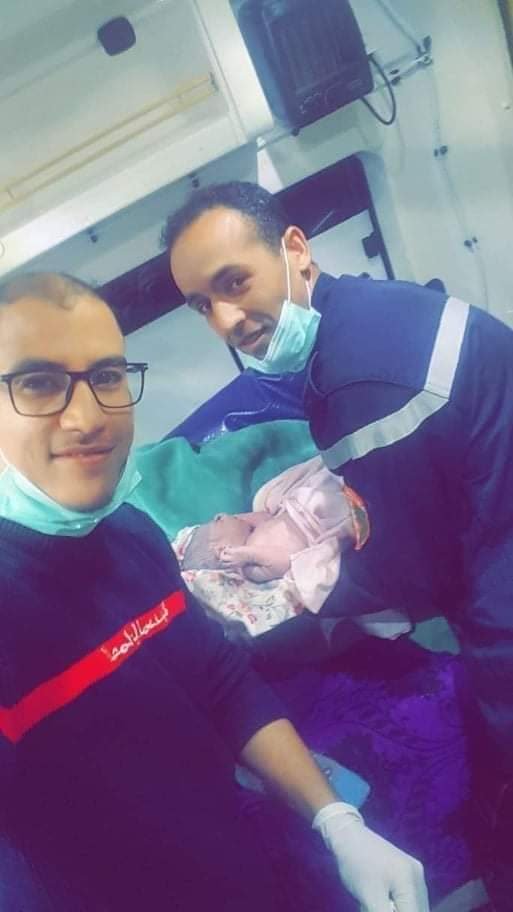 whatsapp-image-2020-04-19-at-10-2 عين تموشنت.. إسعاف وتوليد إمرأة داخل سيارة إسعاف الحماية المدنية