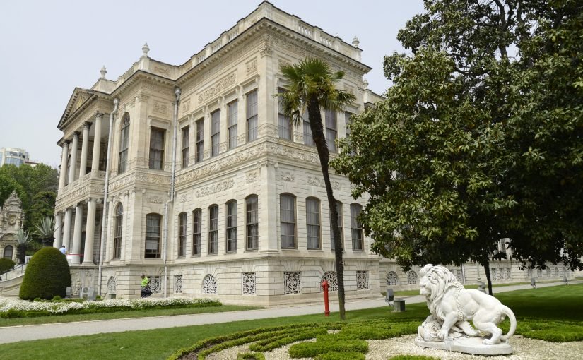 wt0323_dolmabahce_palast-825x510-2 قصر يلدز