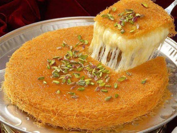 أيهم أفضل للتحلية في رمضان.. كنافة أم فاكهة أم زبدة الفول السوداني؟ أيهم أفضل للتحلية في رمضان.. كنافة أم فاكهة أم زبدة الفول السوداني؟