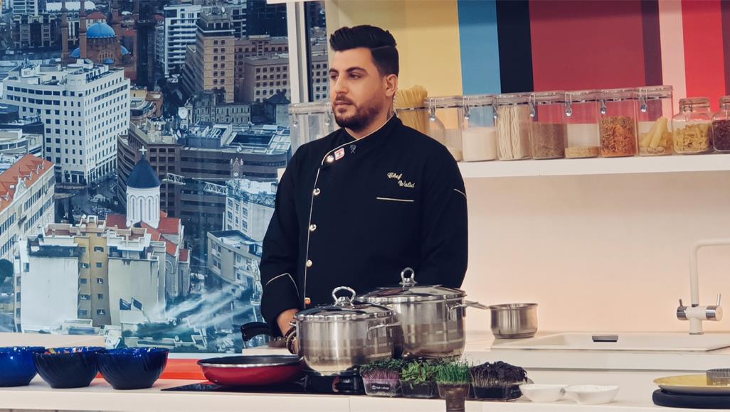 جددي مائدتك الرمضانية.. إليك 4 وصفات شوربات مبتكرة الشيف وليد يقدم لربات البيوت وصفات لشوربات رمضانية مبتكرة بطريقته الخاصة (الجزيرة)