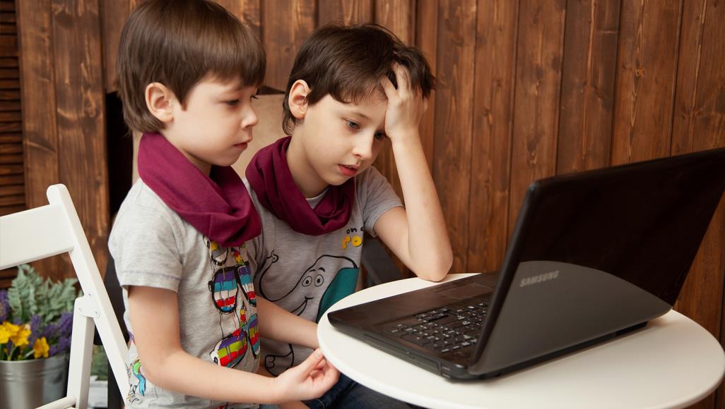 التعليم تجربة اجتماعية لا افتراضية.. لماذا لن يكون الإنترنت مستقبل المدارس؟ أدى التحول إلى التعليم الإلكتروني فجأة بسبب كورونا لمجموعة من المشكلات غير المتوقعة (بيكسابي)