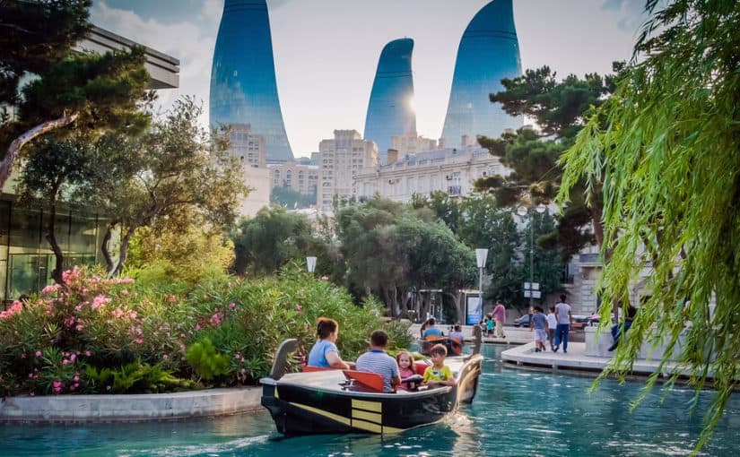 d8a3d985d8a7d983d986-d8b3d98ad8a7d8add98ad8a9-d8a8d8a7d983d988-d8a7d8b0d8b1d8a8d98ad8acd8a7d986-825x510-2 أماكن سياحية باكو اذربيجان