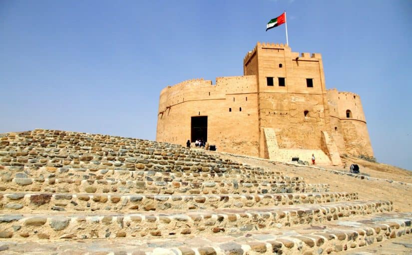 d8a3d985d8a7d983d986-d8b3d98ad8a7d8add98ad8a9-d981d98a-d8a7d984d981d8acd98ad8b1d8a9-825x510-2 أماكن سياحية في الفجيرة