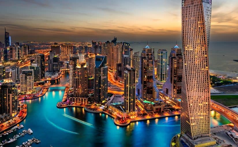 d8a3d985d8a7d983d986-d984d8a7d8b2d985-d8aad8b2d988d8b1d987d8a7-d981d98a-d8afd8a8d98a-825x510-2 أماكن لازم تزورها في دبي