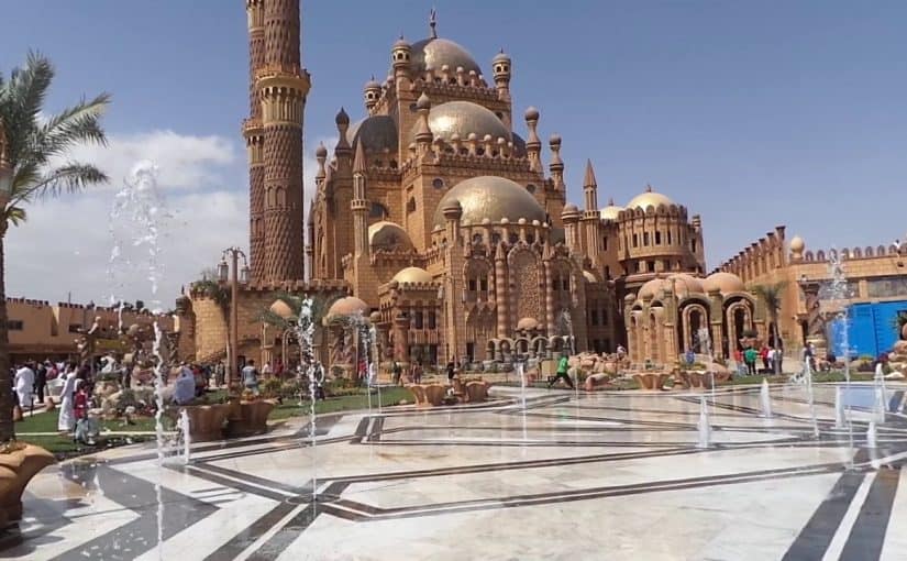 d8a7d984d8a3d985d8a7d983d986-d8a7d984d8b3d98ad8a7d8add98ad8a9-d8a8d8b4d8b1d985-d8a7d984d8b4d98ad8ae-825x510-2 الأماكن السياحية بشرم الشيخ