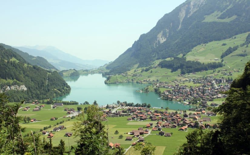 d8a7d984d8a3d986d8b4d8b7d8a9-d8a7d984d8b3d98ad8a7d8add98ad8a9-d981d98a-d8a7d986d8aad8b1d984d8a7d983d986-825x510-2 الأنشطة السياحية في انترلاكن