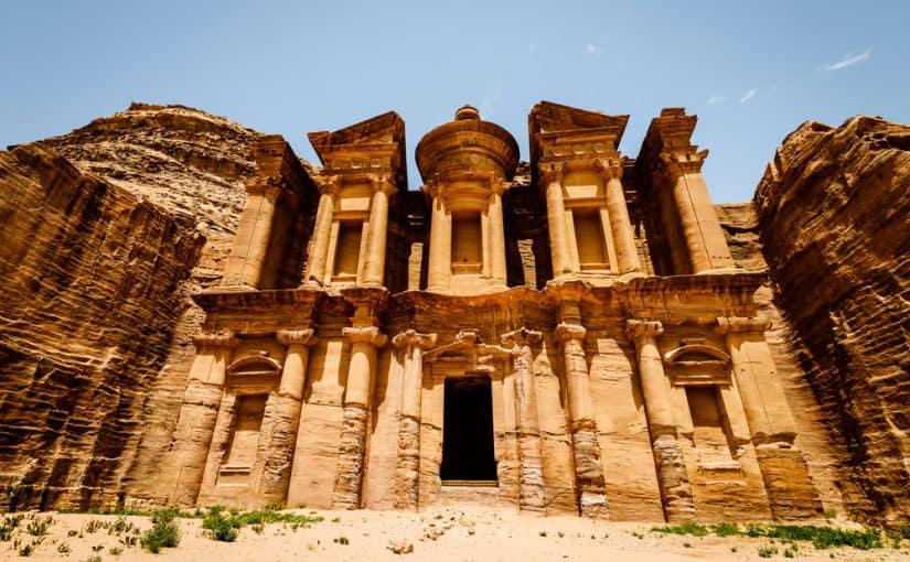 d8a7d984d8aad986d982d984-d985d986-d8a7d984d8b9d982d8a8d8a9-d984d984d8a8d8aad8b1d8a7d8a1-825x510-2 التنقل من العقبة للبتراء