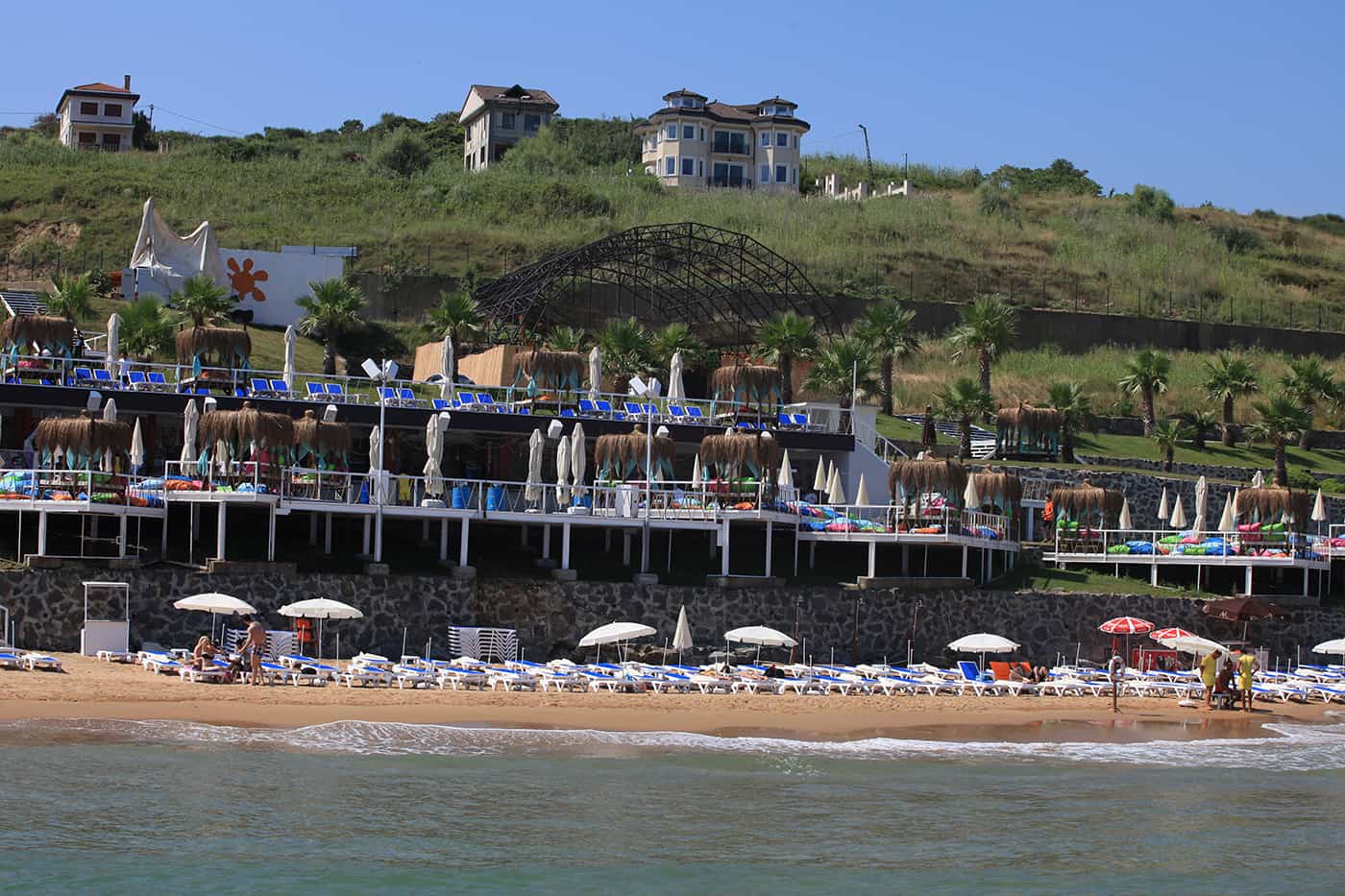 d8a7d984d8b4d8a7d8b7d8a6-d8a7d984d8b4d985d8b3d98a الشاطئ الشمسي