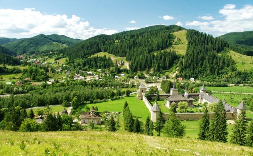 d8a7d984d985d8afd986-d8a7d984d8b3d98ad8a7d8add98ad8a9-d981d98a-d8a3d988d983d8b1d8a7d986d98ad8a7-825x510-2 المدن السياحية في أوكرانيا