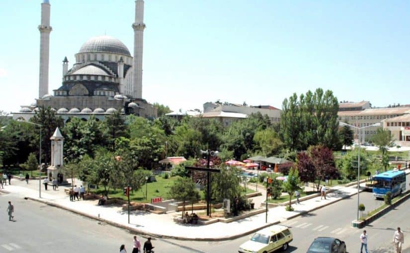 d8a8d985d8a7d8b0d8a7-d8a7d8b4d8aad987d8b1d8aa-d985d8afd98ad986d8a9-d8a8d98ad986d8bad988d984-825x510-2 بماذا اشتهرت مدينة بينغول