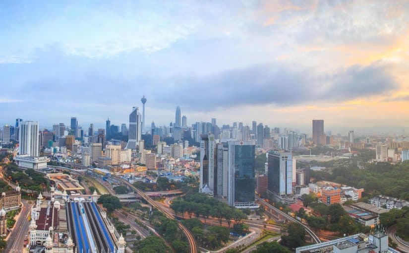 d983d985-d8afd8b1d8acd8a9-d8a7d984d8add8b1d8a7d8b1d8a9-d981d98a-d983d988d8a7d984d8a7d984d985d8a8d988d8b1-825x510-2 كم درجة الحرارة في كوالالمبور